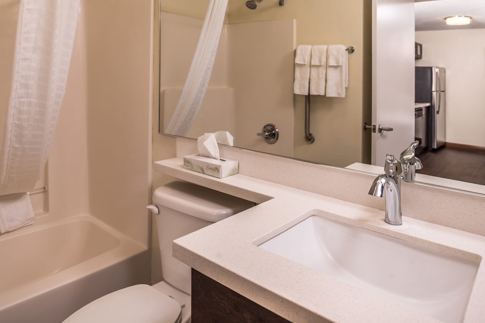 Candlewood Suites Kansas City 45/53