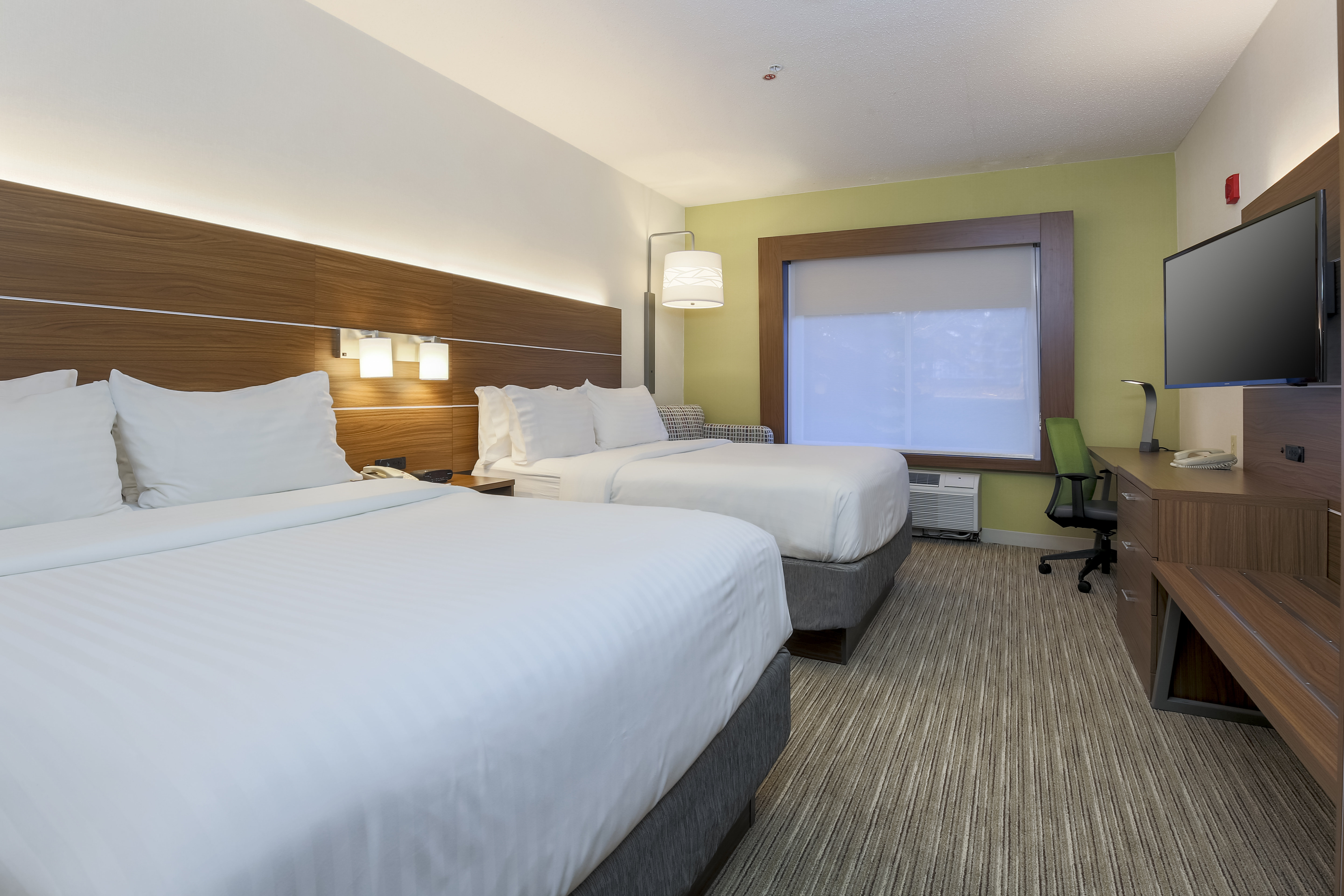 Holiday Inn Express Irondequoit 12/65