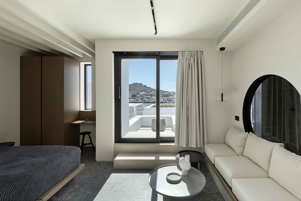 CUBIC Mykonos Seafront Design Suites 20/58