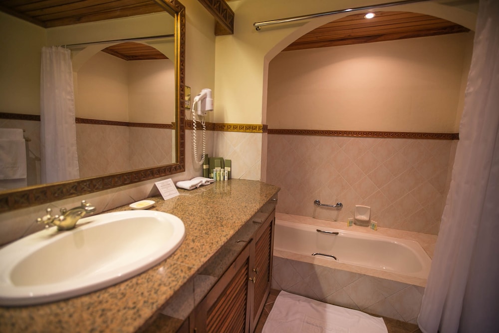 Sarova Lion Hill Game Lodge 67/68