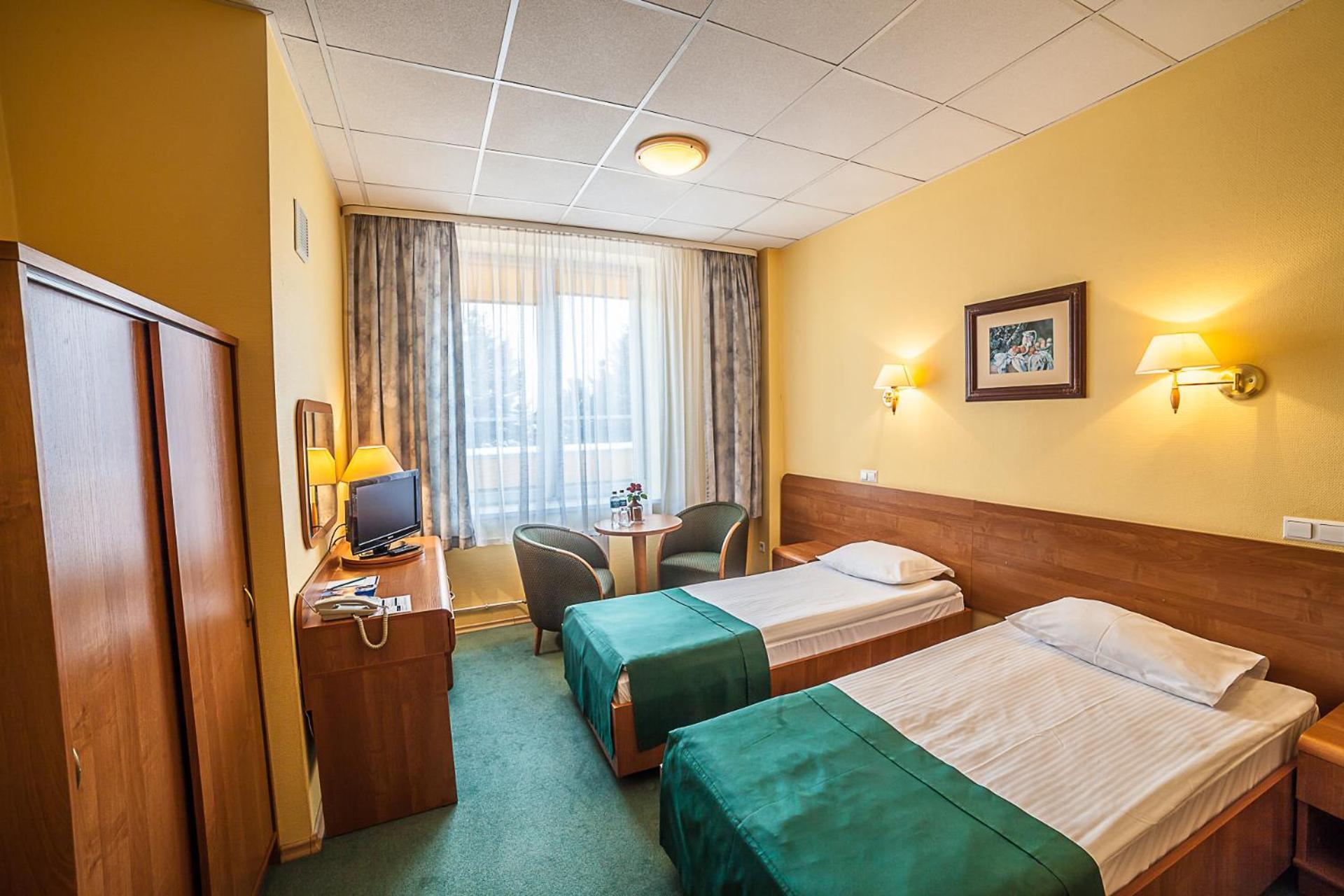 Standard, Double or Twin Bed