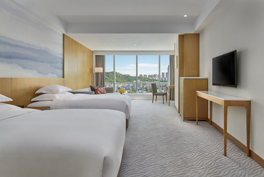 Crowne Plaza Zhuhai City Center 18/78