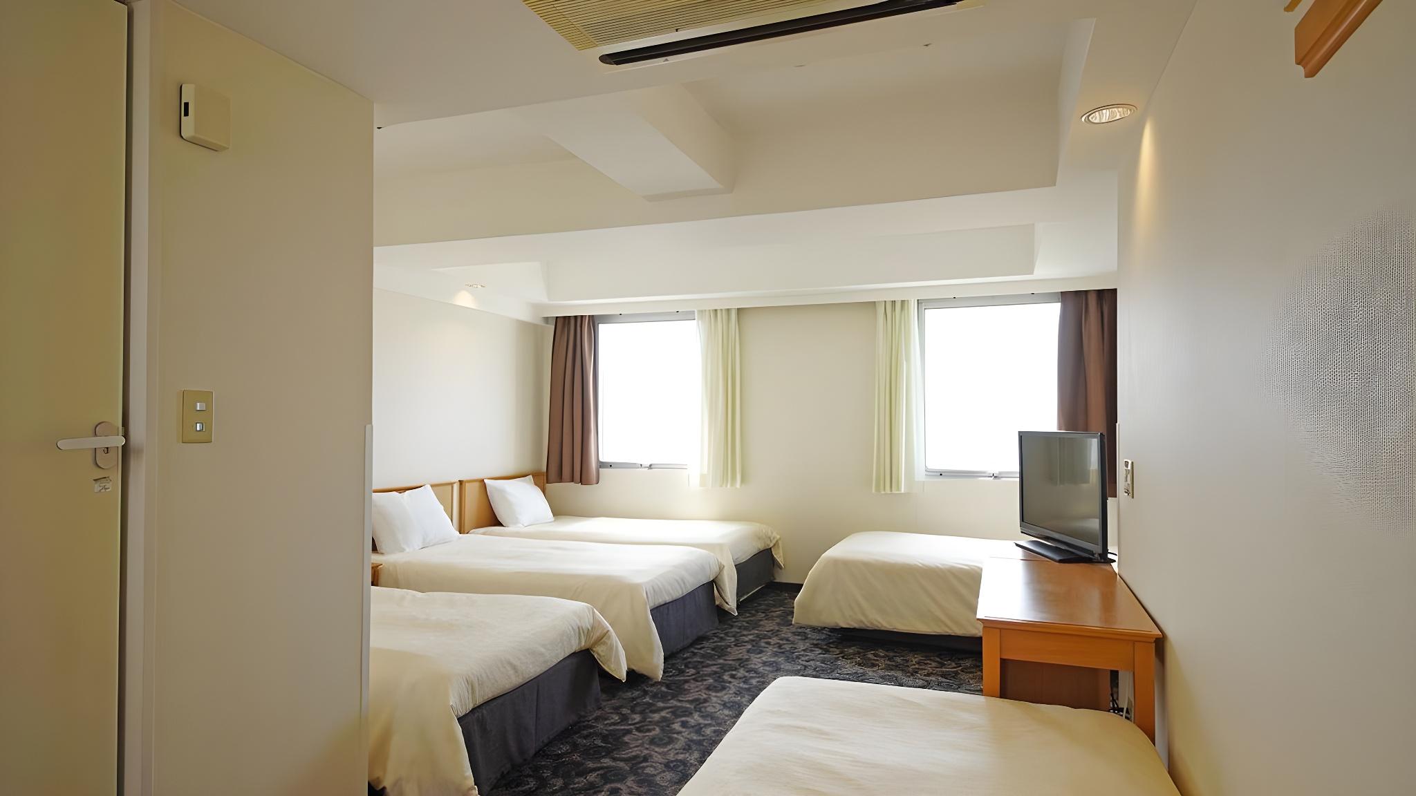 Room, Quintuple