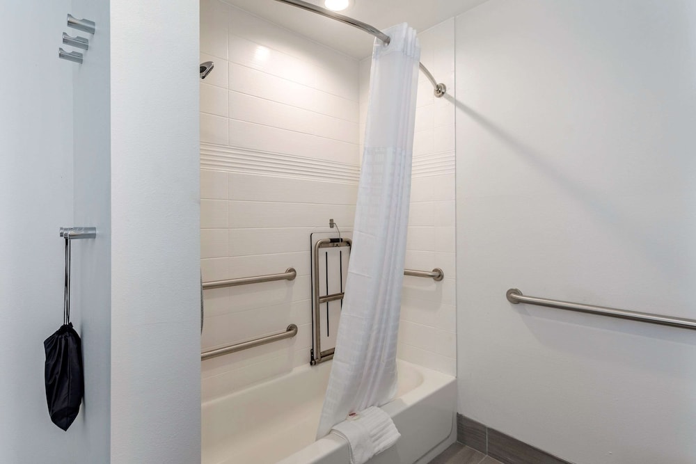 Comfort Inn & Suites Olive Branch Old Towne 39/39