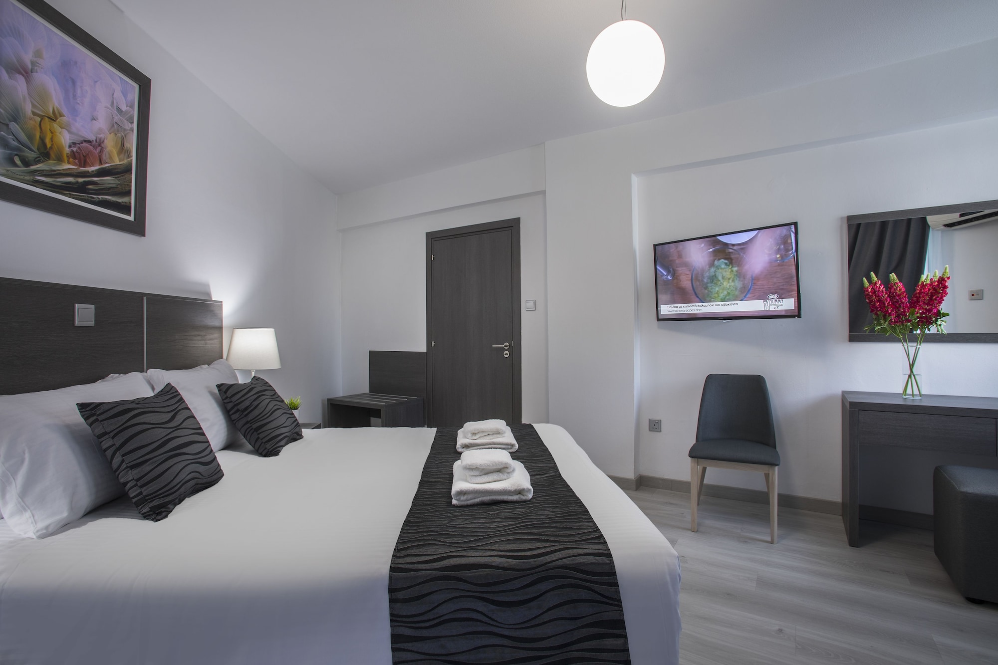 3 BEDROOMS, SUPERIOR, APARTMENT, CITY VIEW, BALCONY