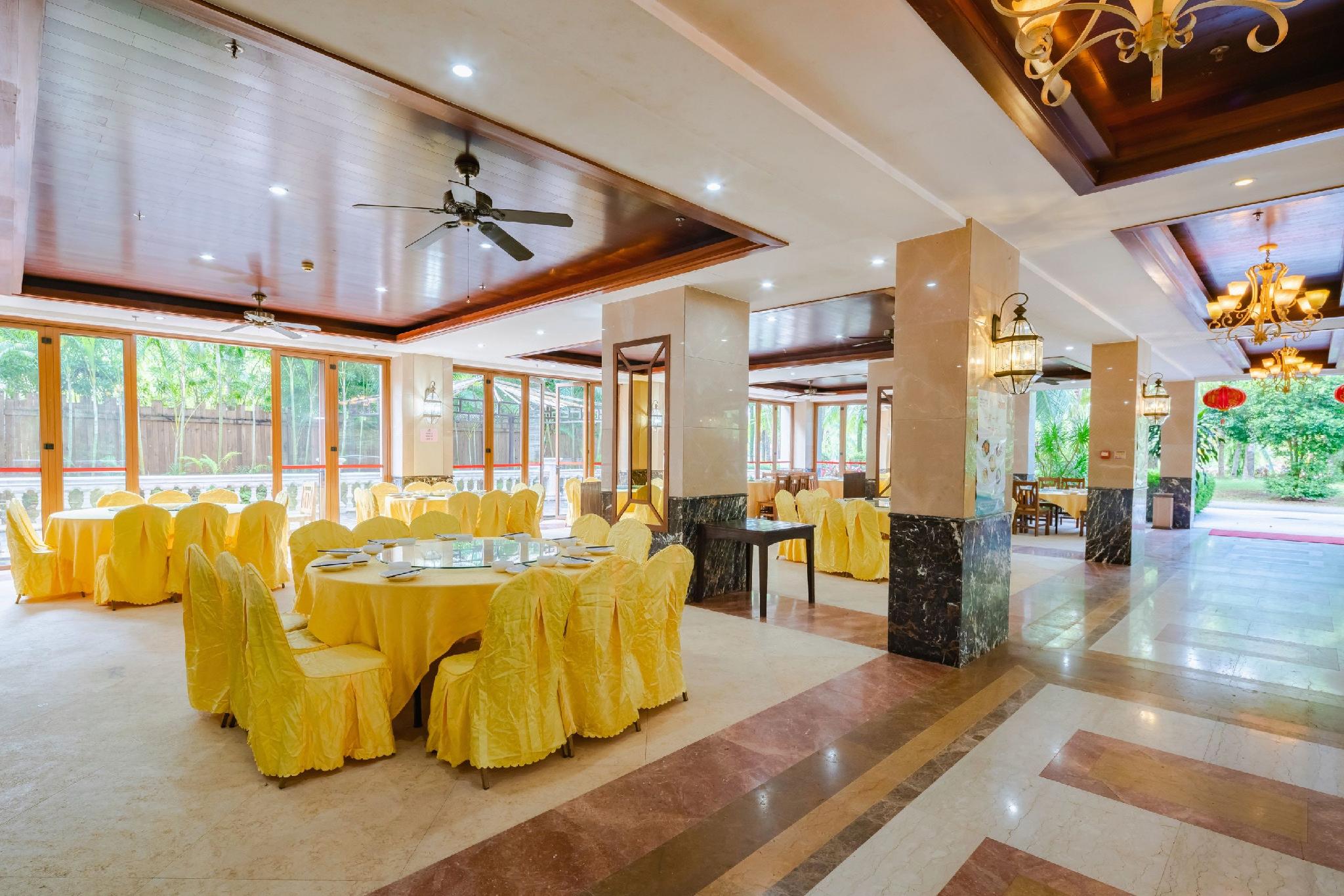 Xinglong Old Banyan Hotel 5/19