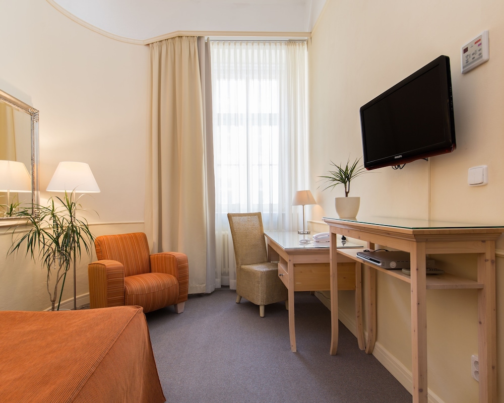 Unitas Hotel 42/55
