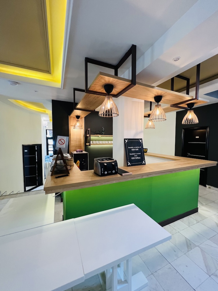 Side One Design Hotel 46/60