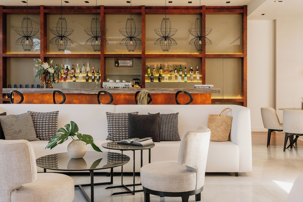 MiM Sitges member of Melia Collection 53/68