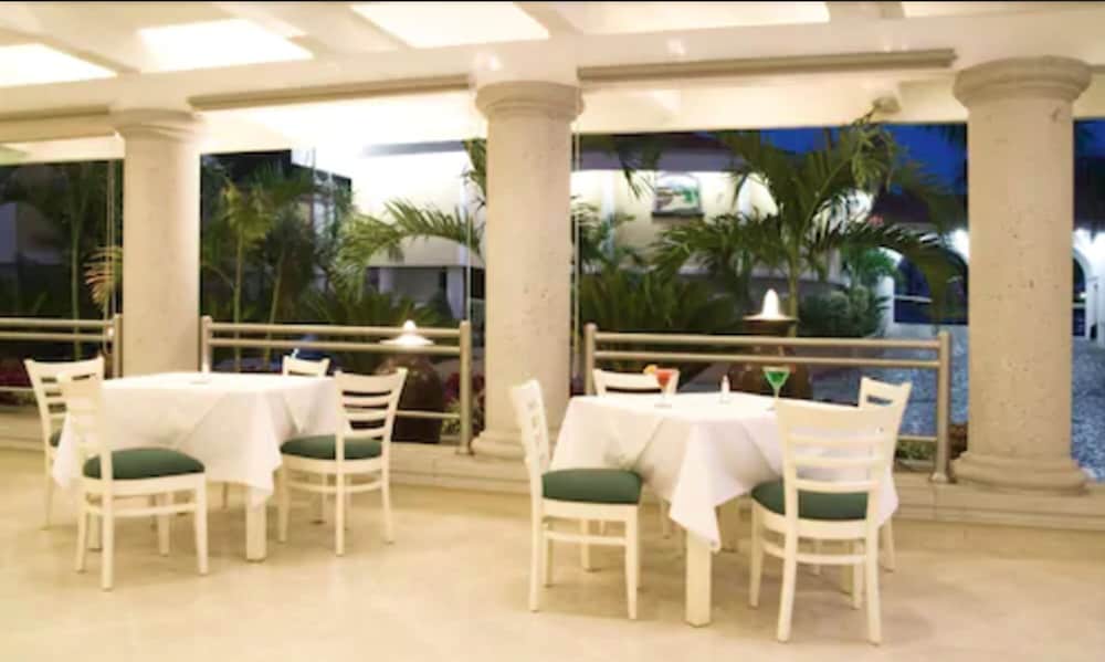 Excelaris Grand Resort Conventions & Spa 50/71