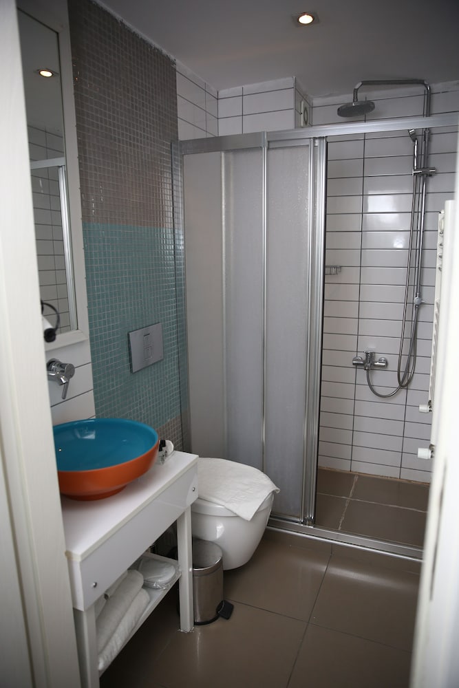 MINEL HOTEL 53/55