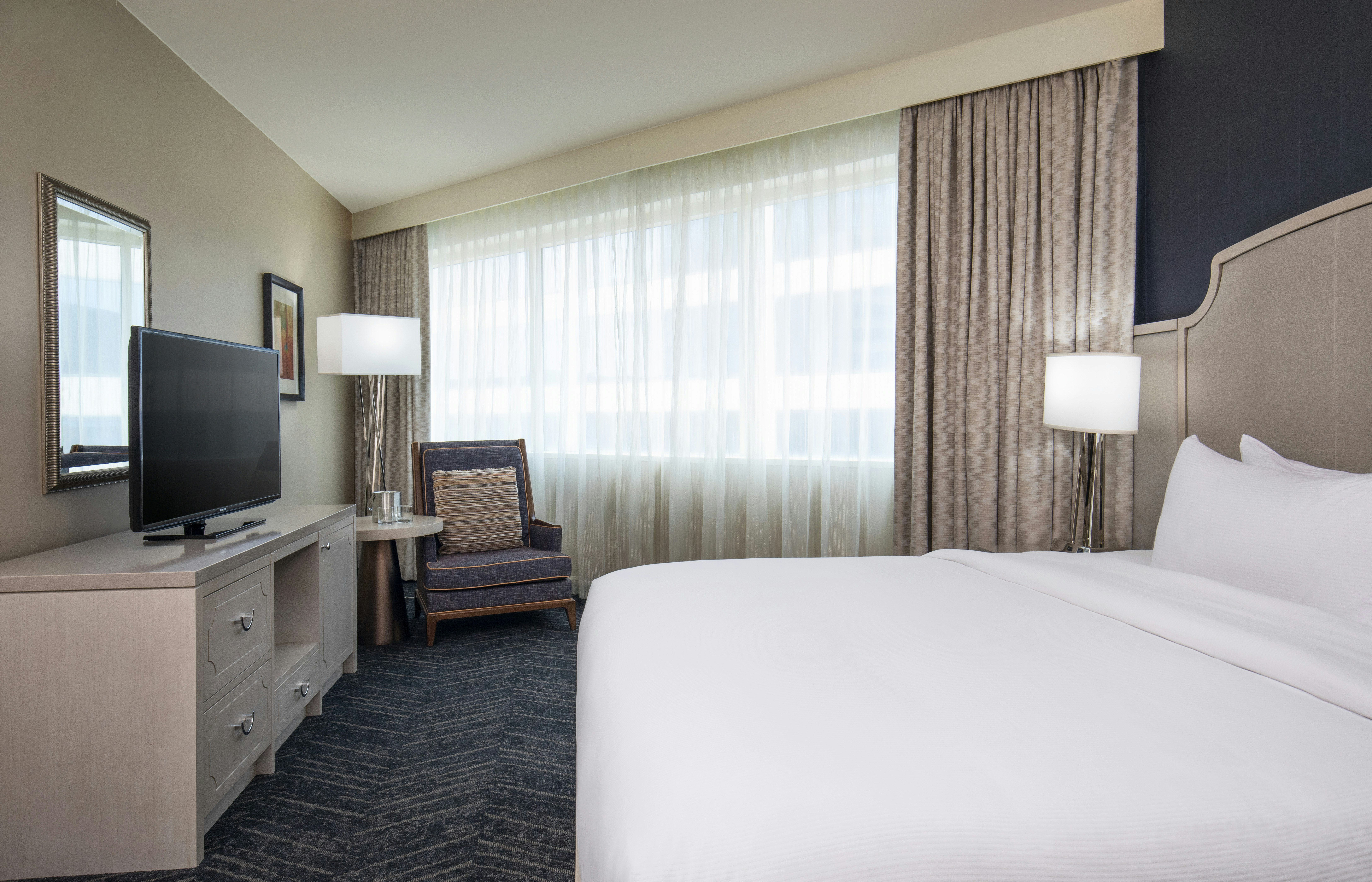 DoubleTree by Hilton Hotel Nashville Downtown 24/79