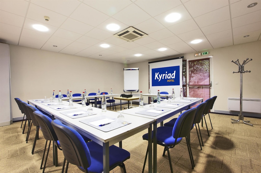 Kyriad Tours Centre 33/44