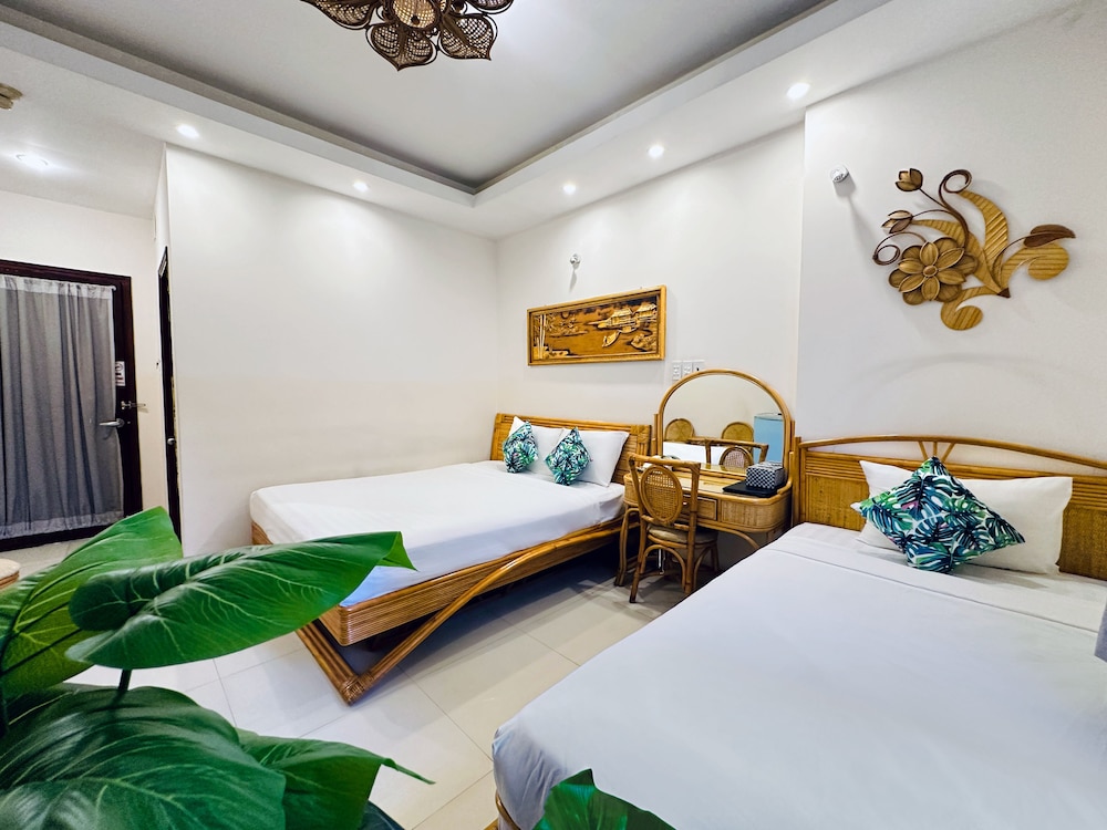 Calmette Hotel 32/50