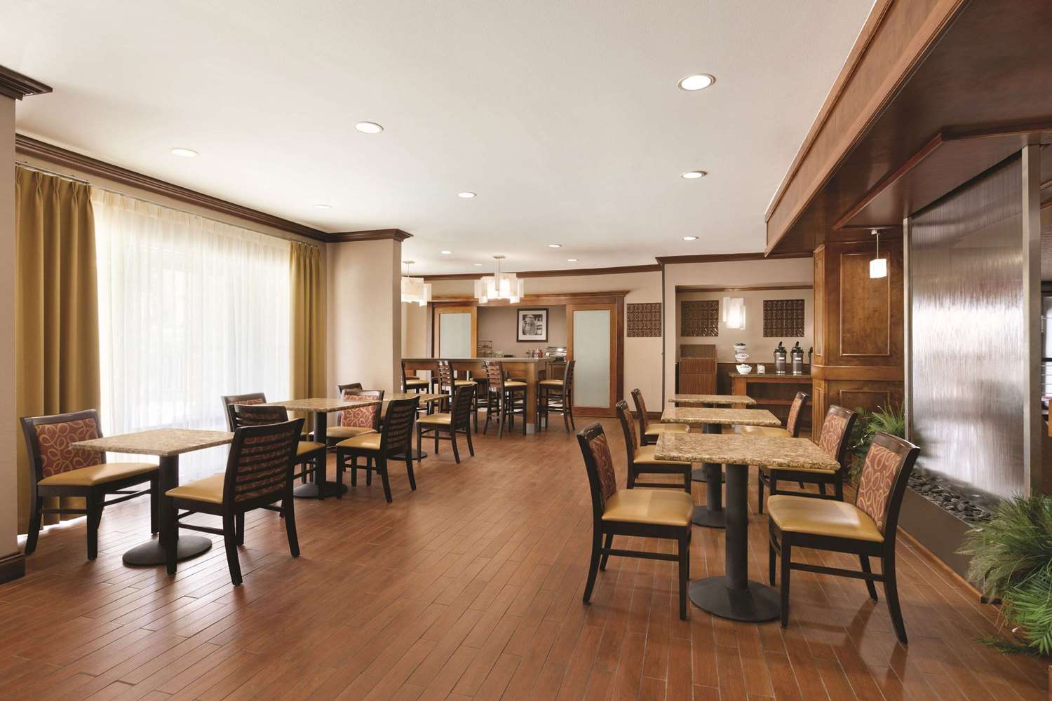 Comfort Inn & Suites Portland Corpus Christi 18/29
