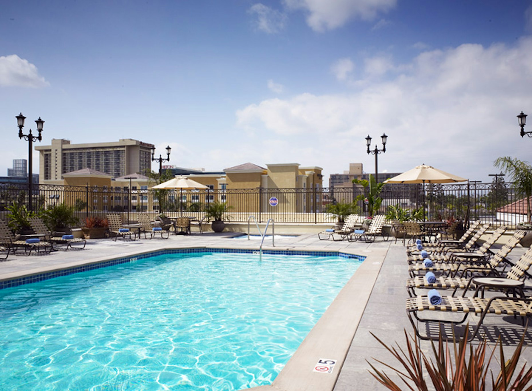 DoubleTree Suites by Hilton Hotel Anaheim Resort - Convention Center 56/56