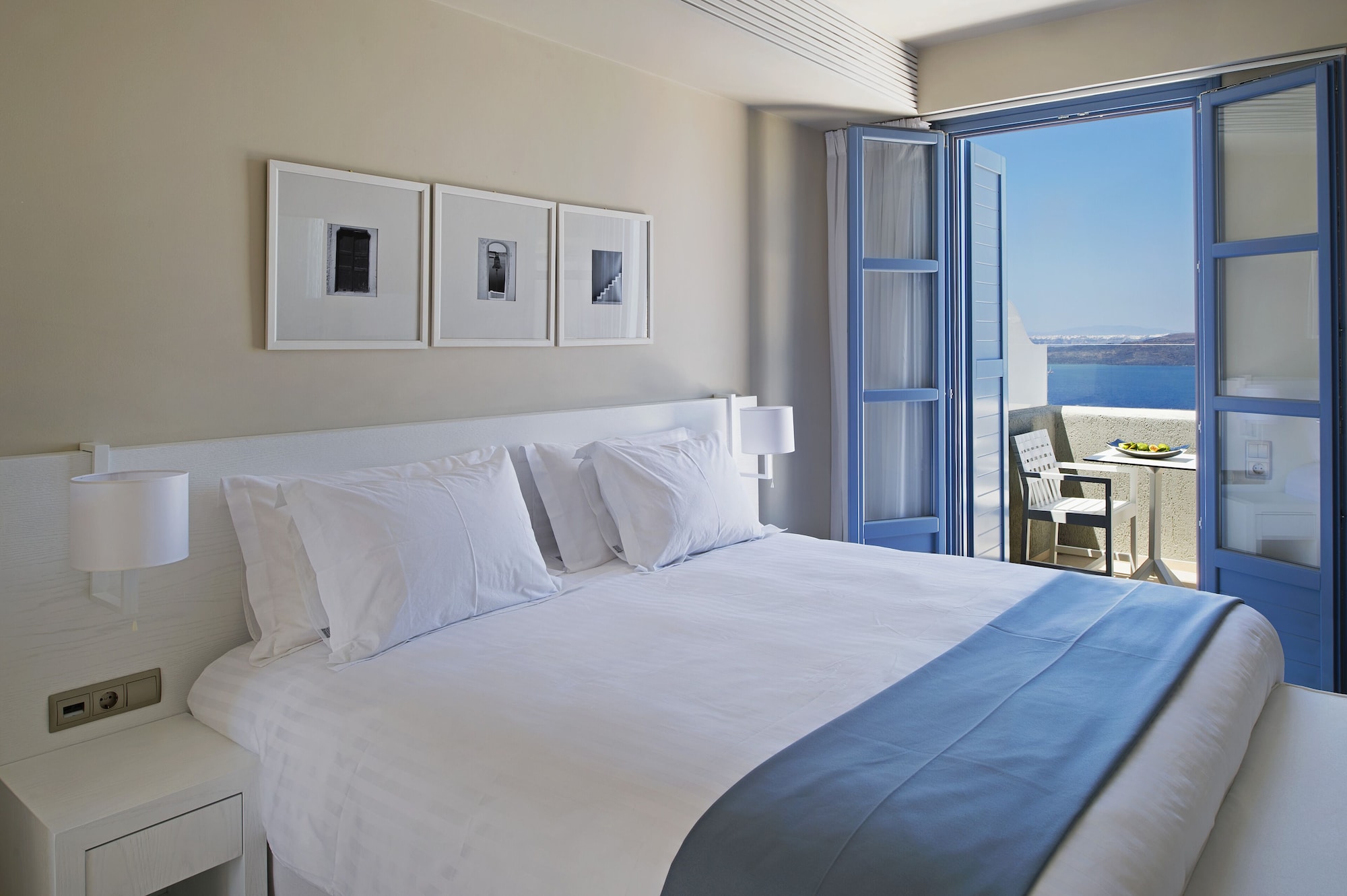 Deluxe, Suite, King Bed, Caldera View, Hot Tub