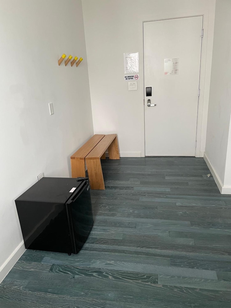Global Luxury Suites At The Apex Miami 34/50