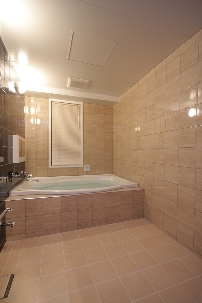 Hotel The Scene - Adults Only 12/36