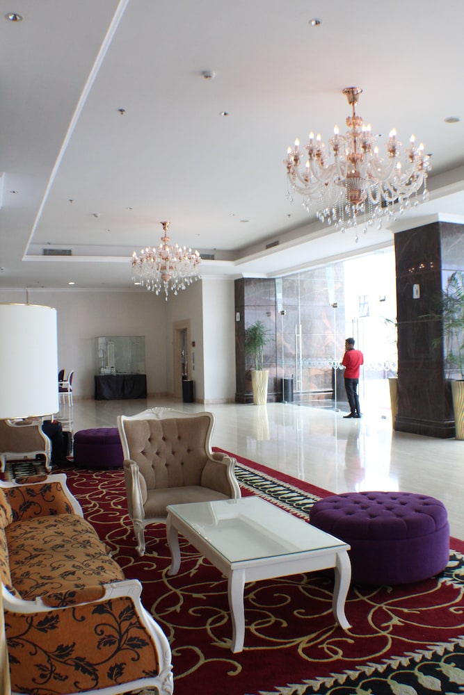Golden Tulip Legacy Surabaya 5/31
