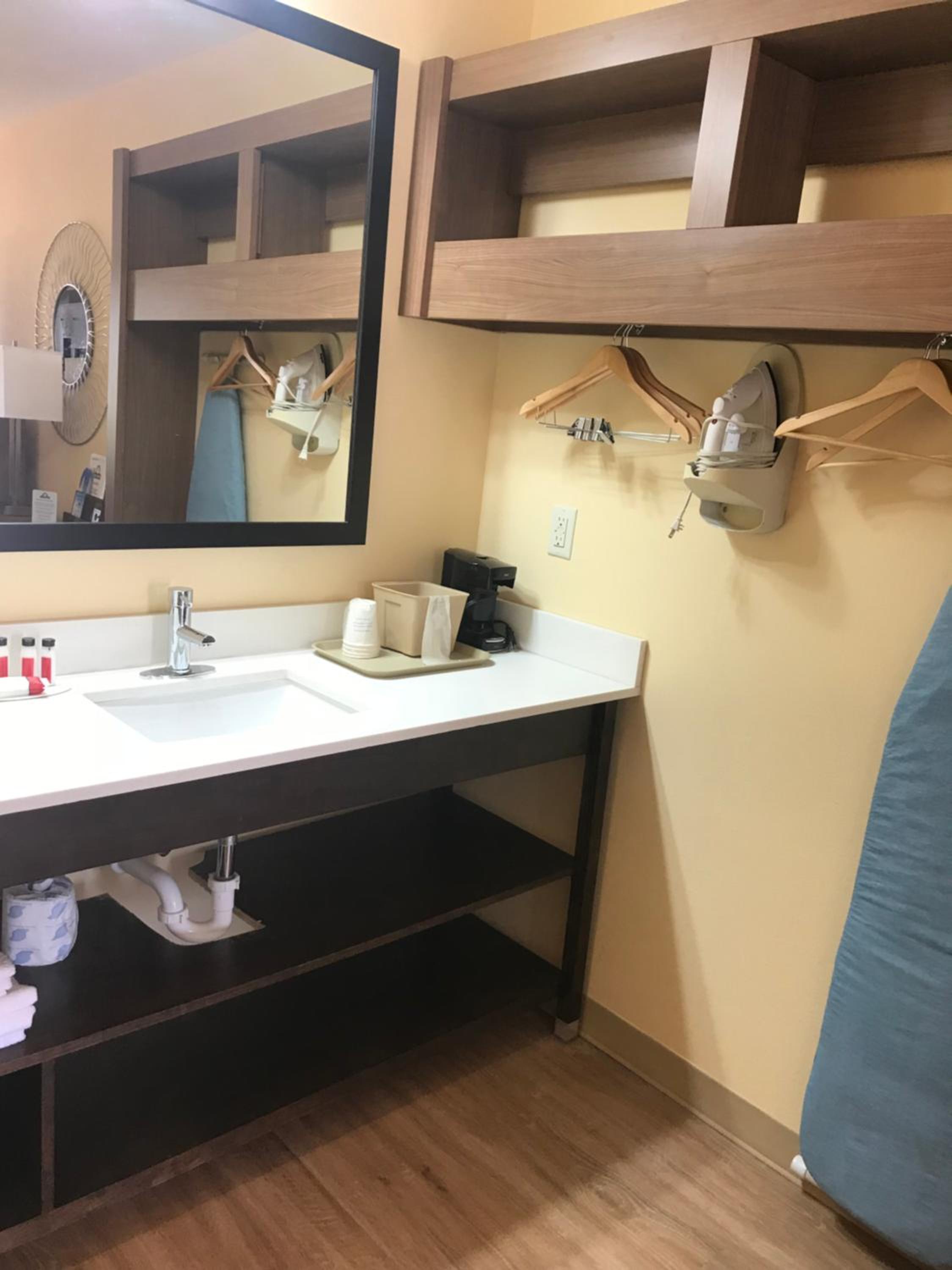 غرفة ديلوكس بسريرين مزدوجين، Days Inn By Wyndham Batesville 8/8