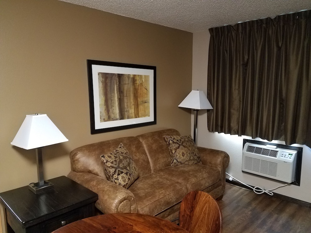 Americas Best Value Inn & Suites Bismarck 21/31
