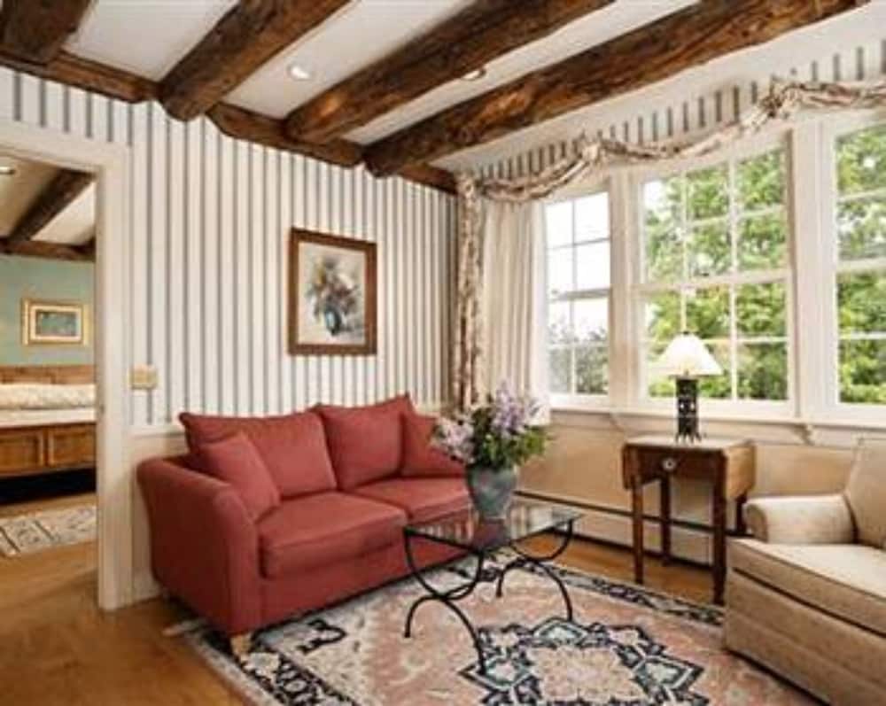 The Inn at Round Barn Farm 38/70