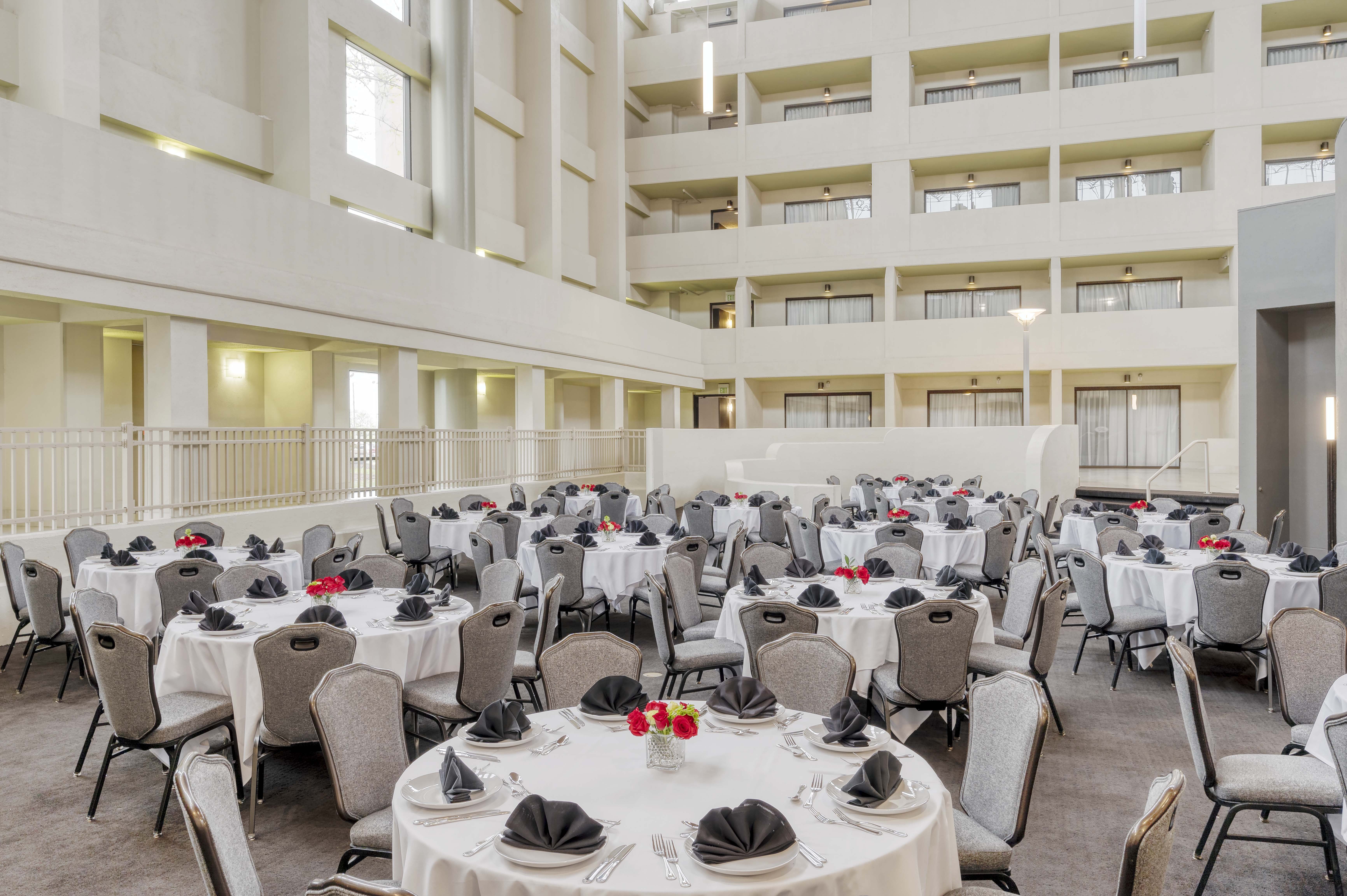 Crowne Plaza Indianapolis Airport 20/58