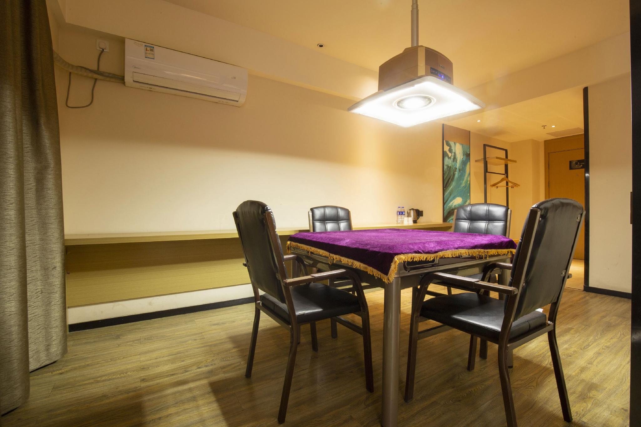 City Comfort Inn Xiantao First Middle School 43/52