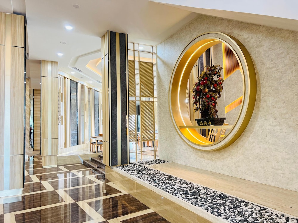 THE BELAGRI HOTEL AND CONVENTION 13/62