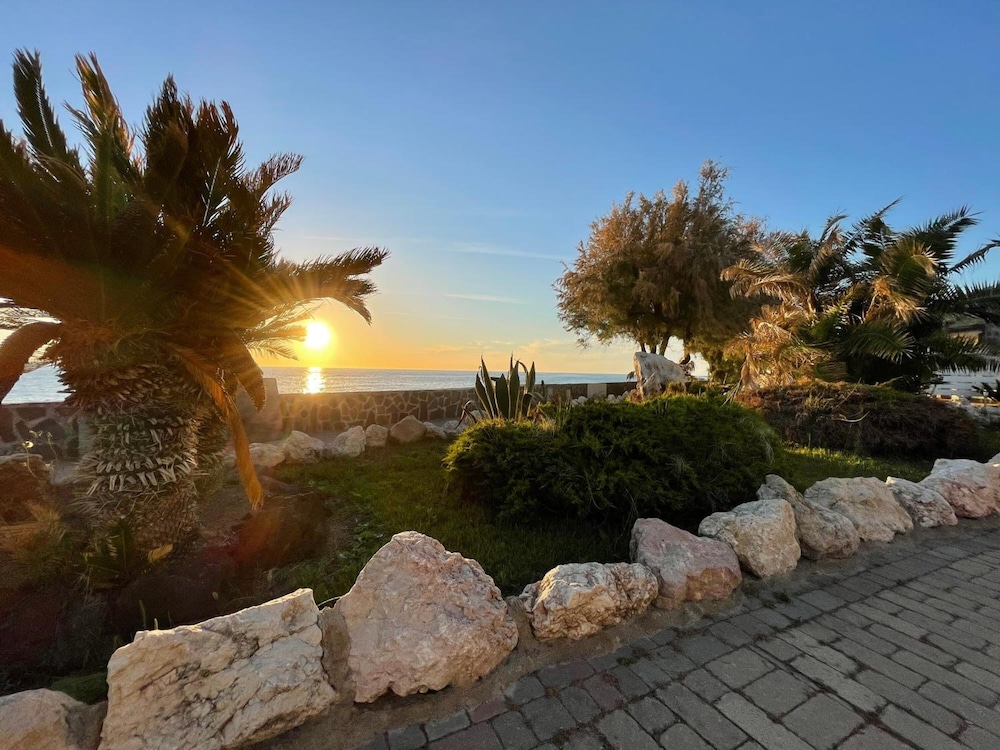 Le Mandrelle Beach Resort 27/28