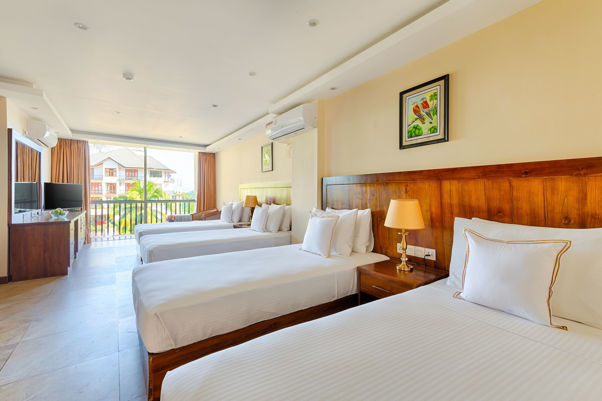 Super, Deluxe, Quadruple, Double and Twin Beds, Kitchenette, Main Wing