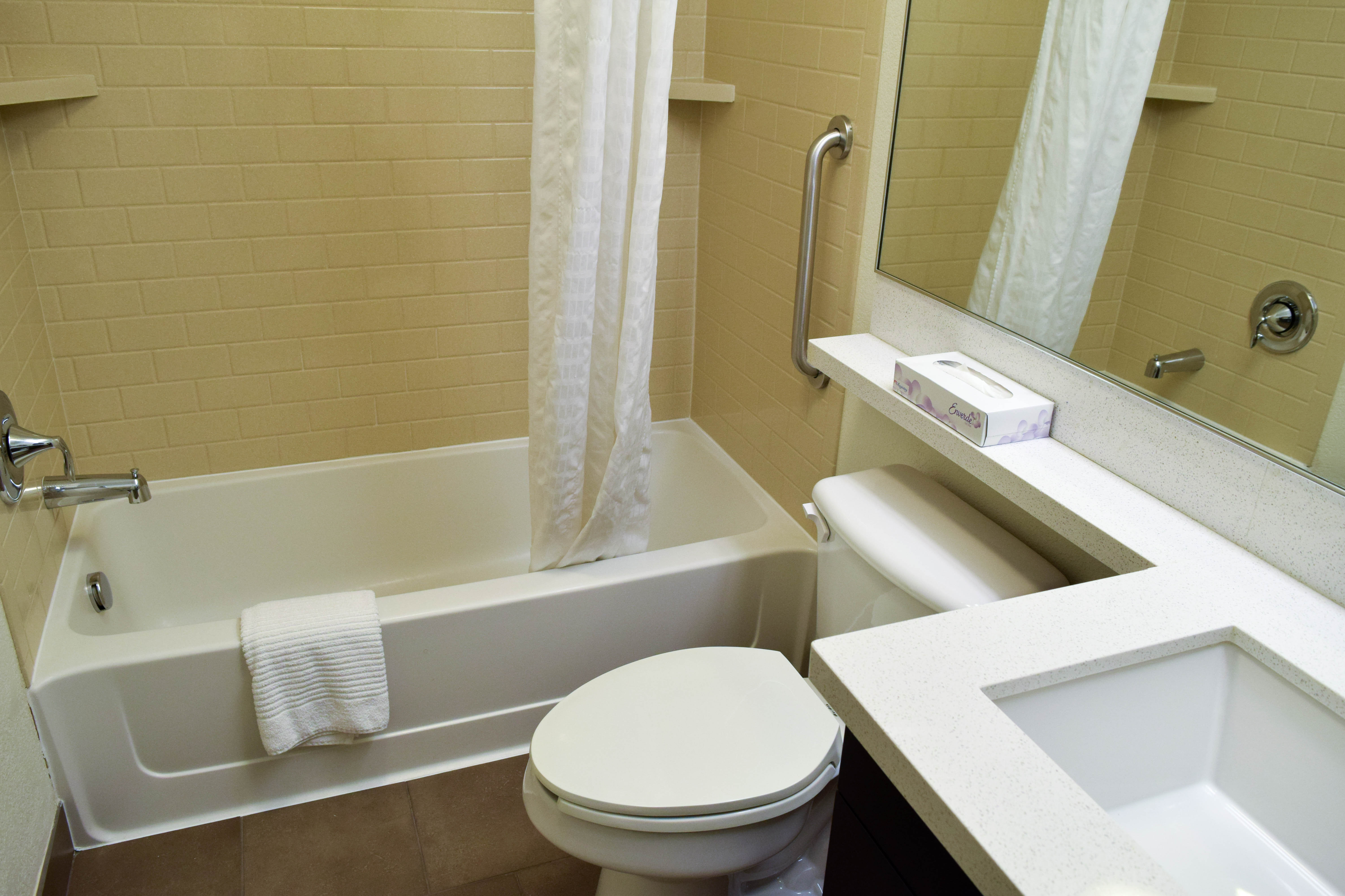 Sonesta Simply Suites Wichita Airport 67/69