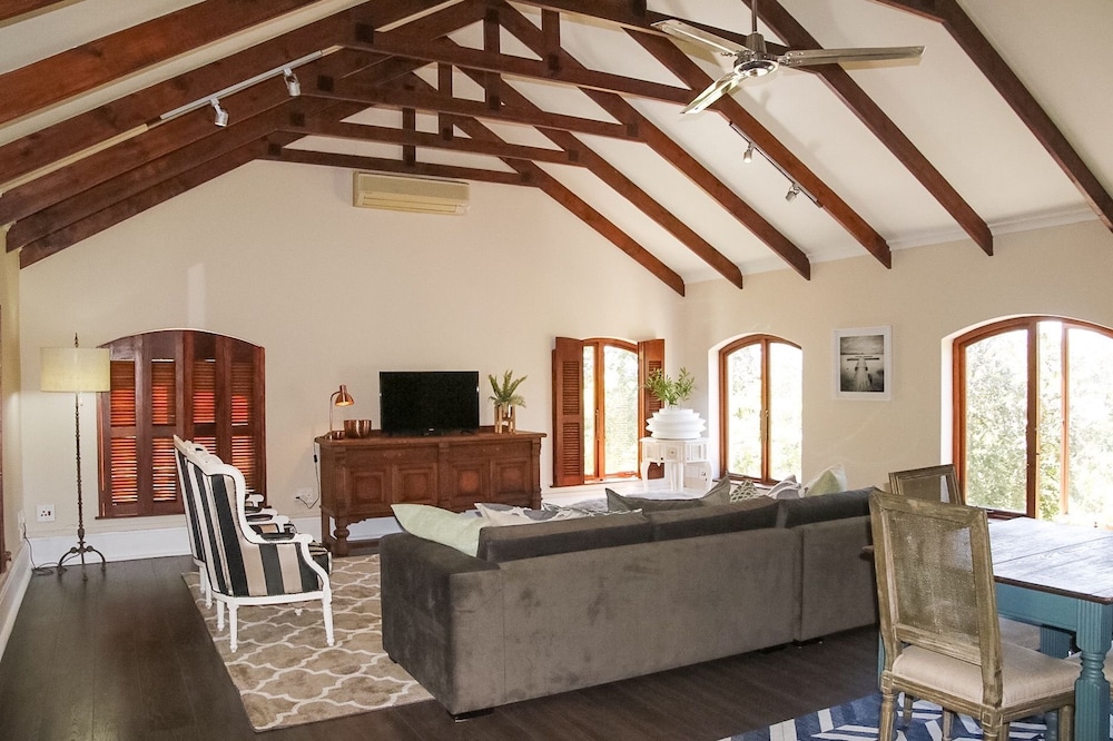 Homestead Villas 3/50