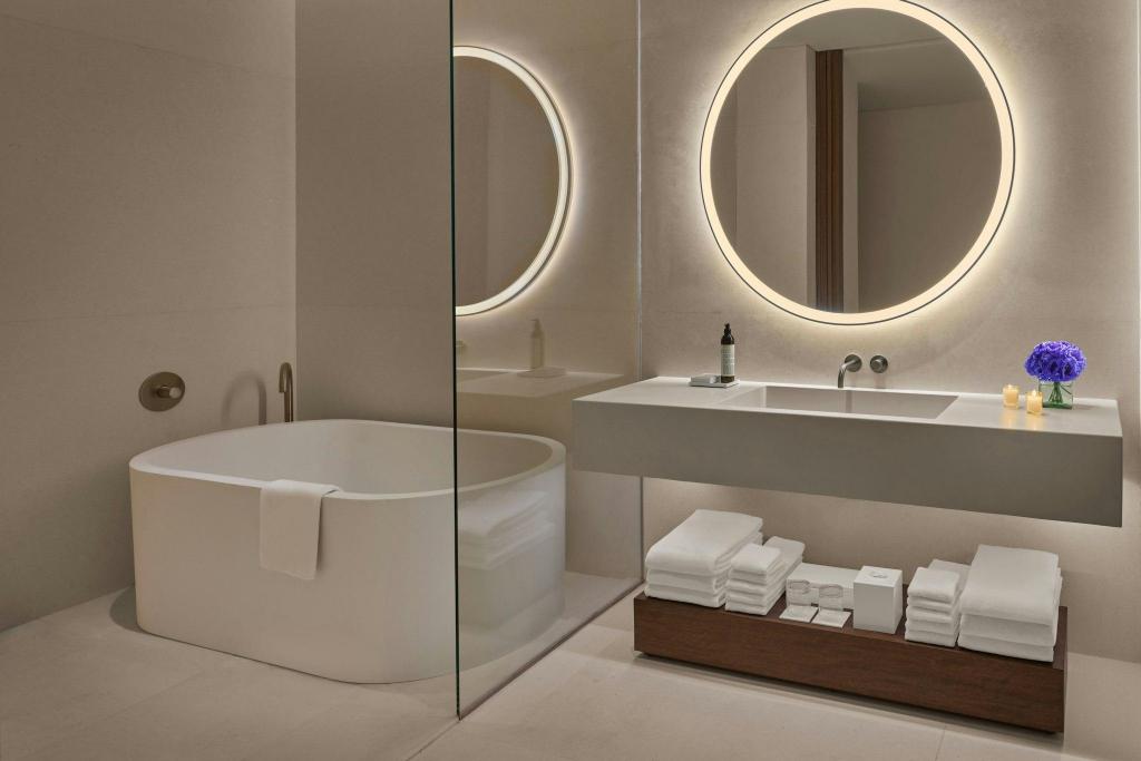 Guest Room, Premier, 2 Queen Beds, Ocean View, Private Poolterrace، The Riviera Maya EDITION at Kanai 2/2