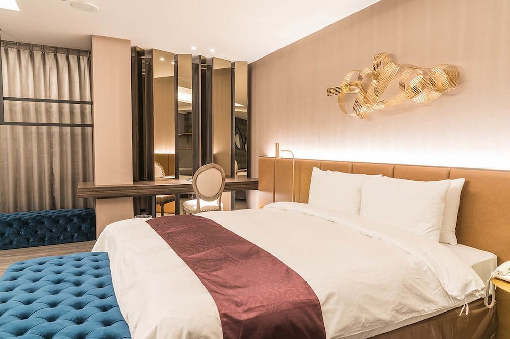 High Cloud International Business Hotel 8/30
