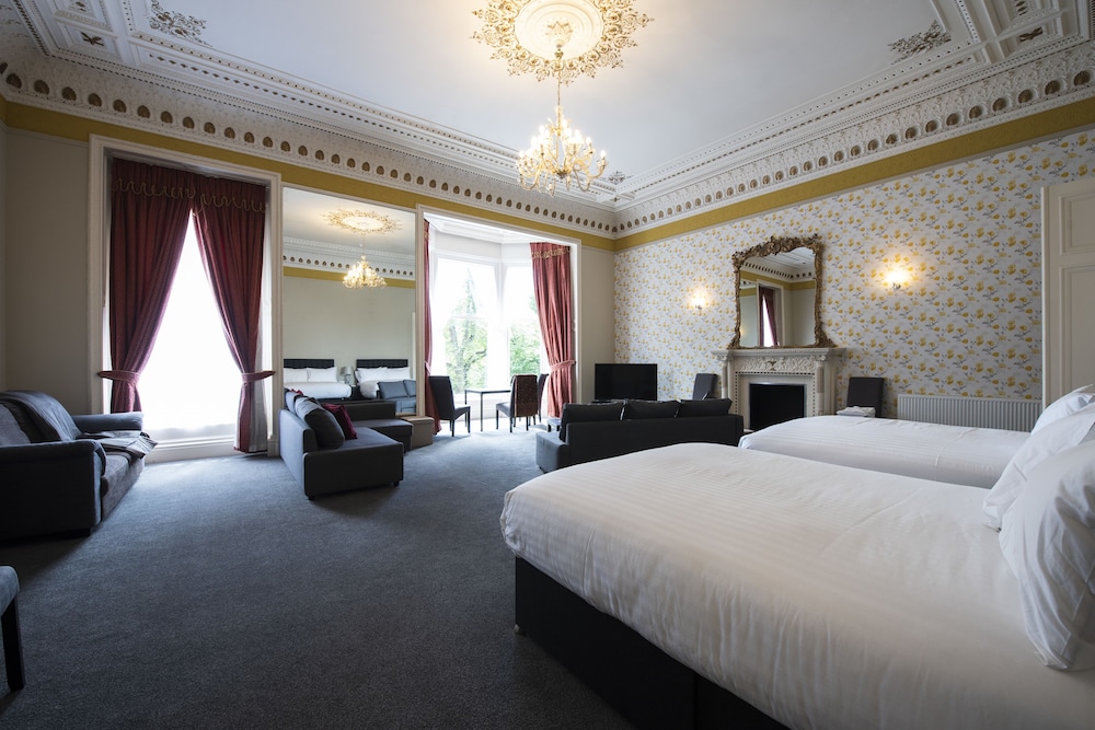 Grosvenor Suites 18/46