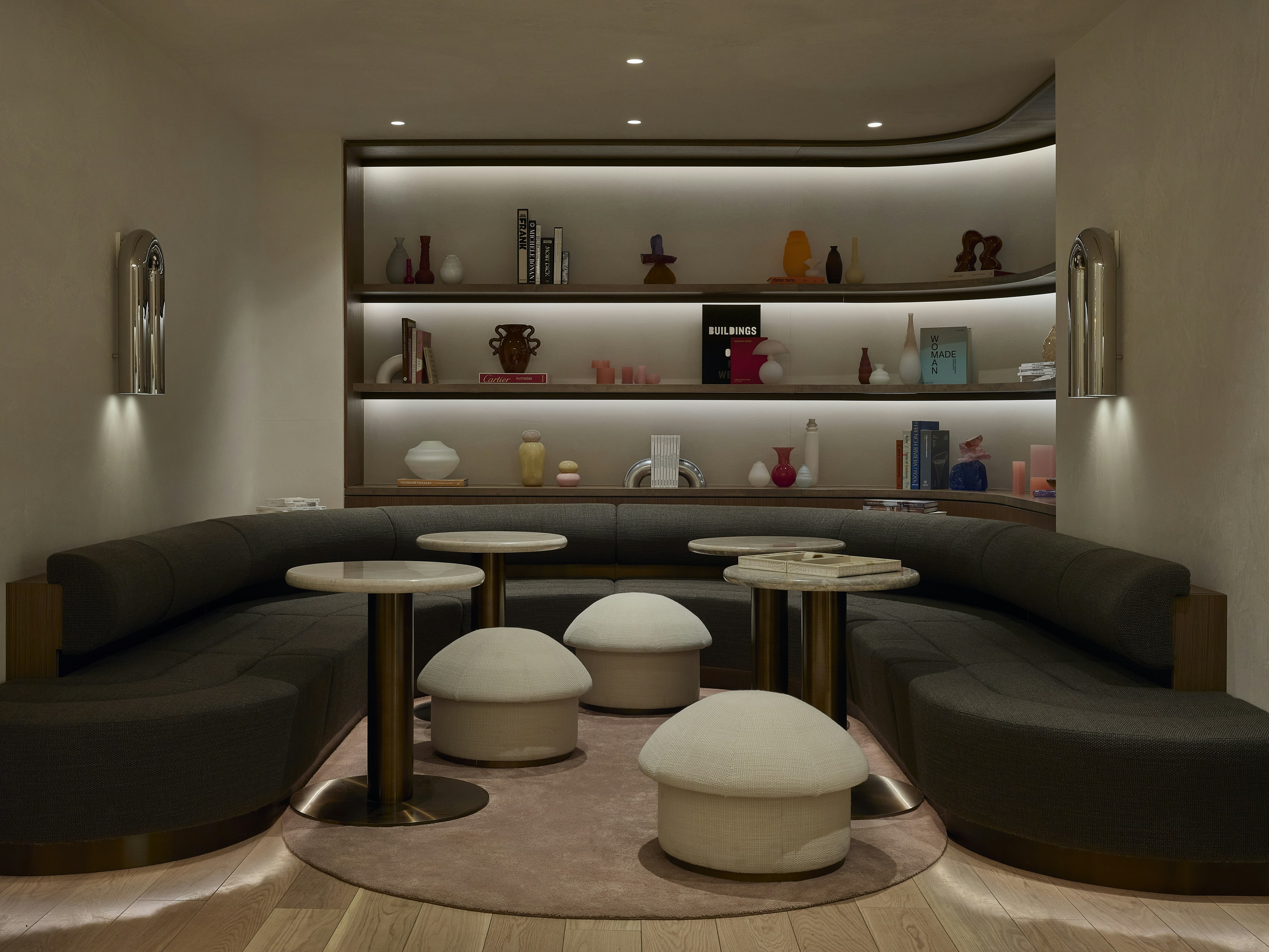 Vogue Hotel Montreal Downtown, Curio Collection by Hilton 26/50