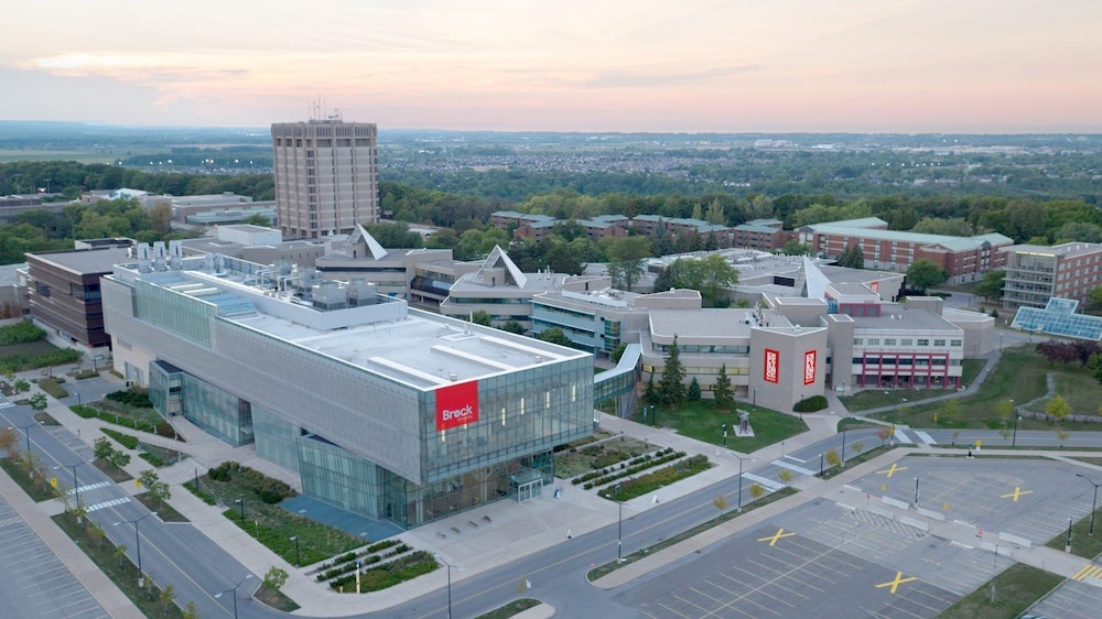 Residence & Conference Centre - Welland 2/50