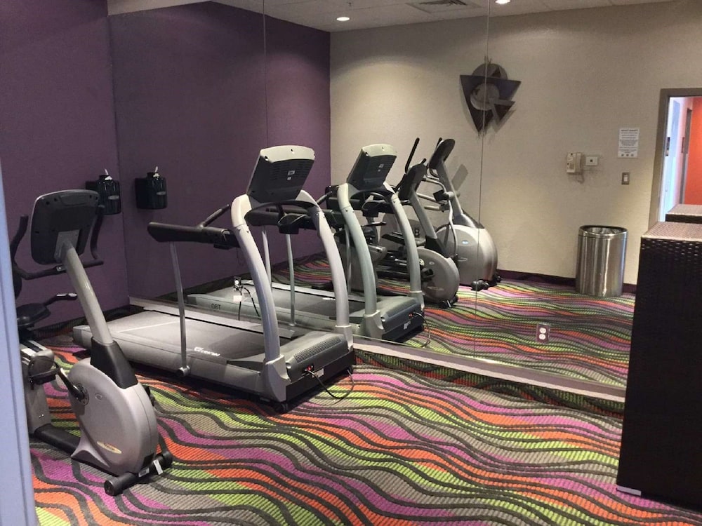 Days Inn & Suites By Wyndham Bonita Springs North Naples 7/28