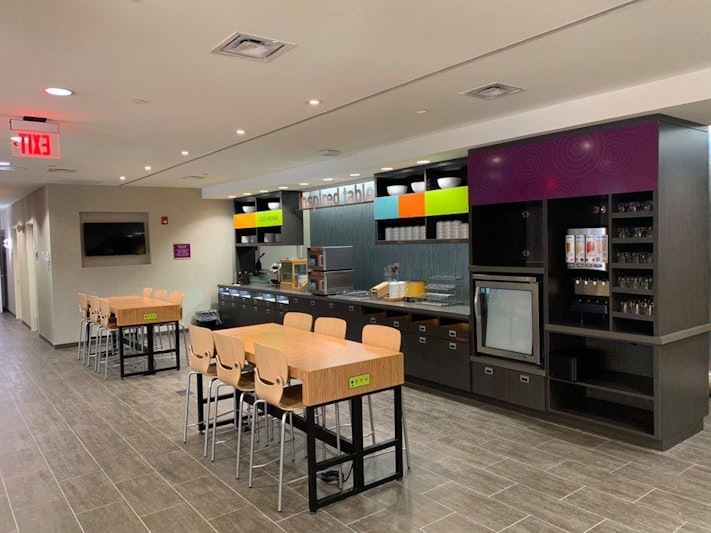 Home2 Suites by Hilton Newark Airport 18/25
