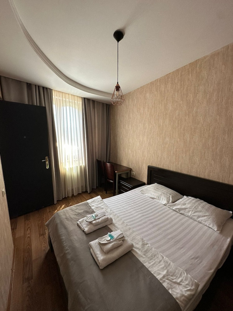Economy, Double Bed