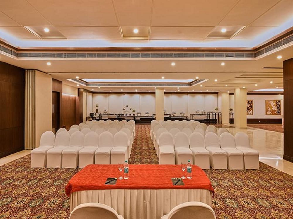 Goldfinch Hotel Delhi NCR 53/63