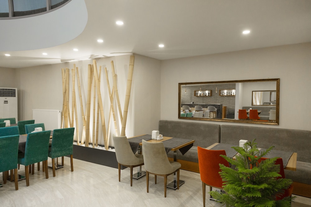 Piskin Hotel 19/30