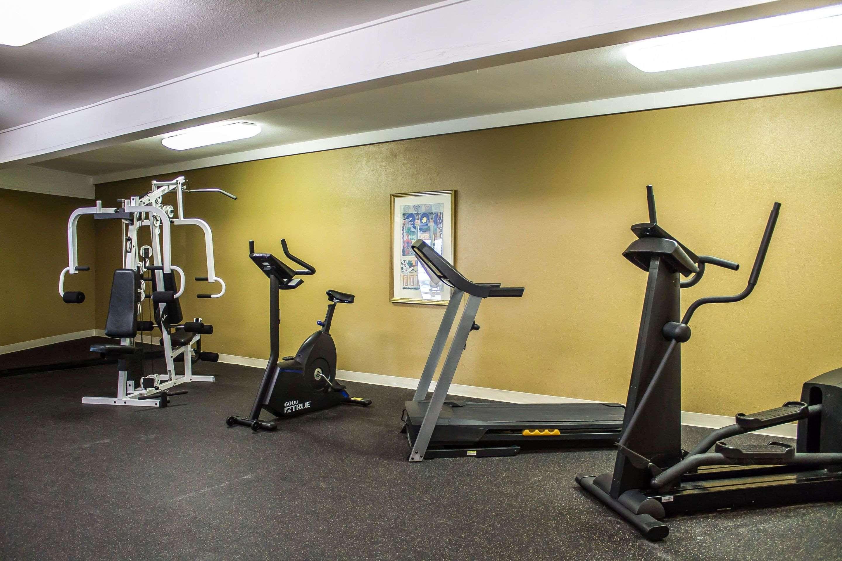 Rodeway Inn & Suites Youngstown 30/60