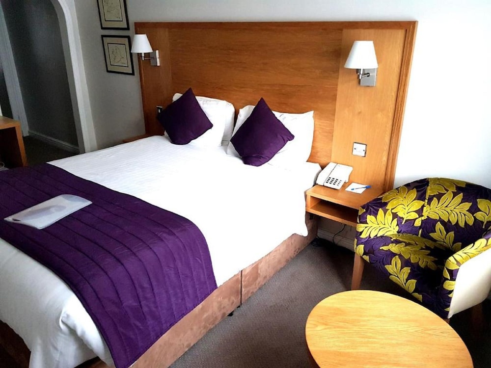 Chequers Hotel 29/58