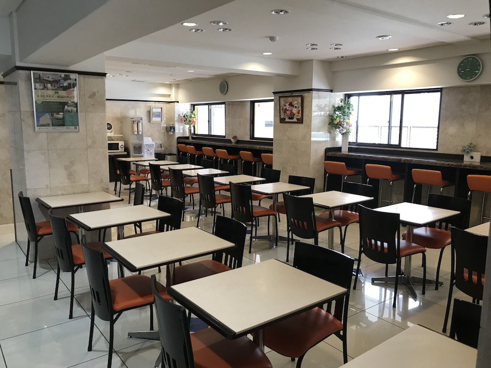 restaurant cafeteria