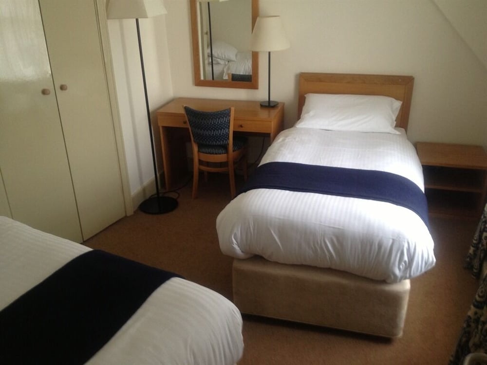 The White Hart Hotel 7/40