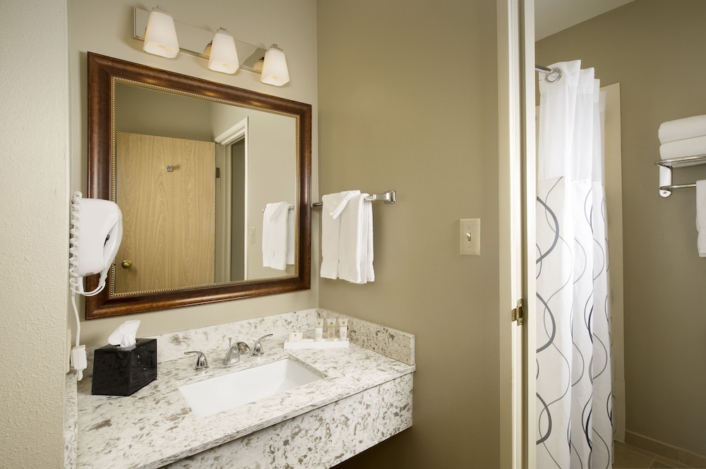 Redmond Inn 23/24