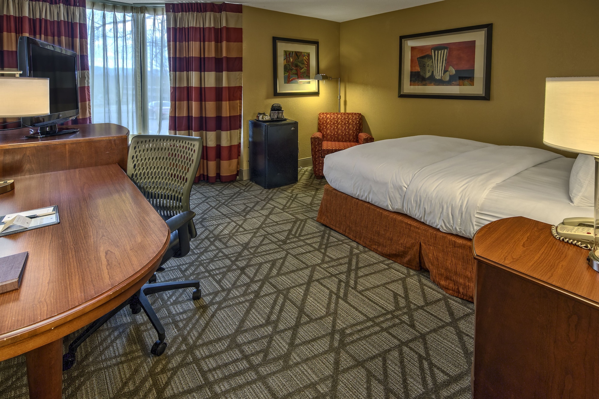 غرفة بسرير كوين لذوي الإعاقة، Doubletree Hotel Murfreesboro 4/9